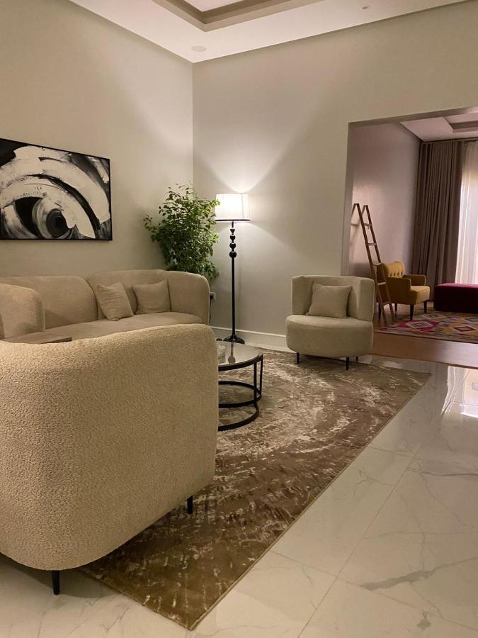 مودرن مقابلة البوليفارد * Riyadh